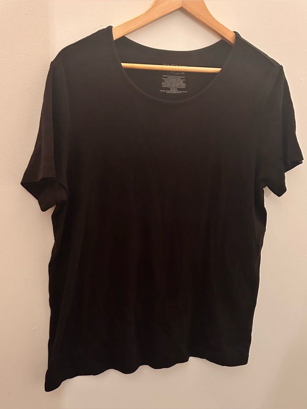 Time and Tru Black Short Sleeve Crew Neck Tee